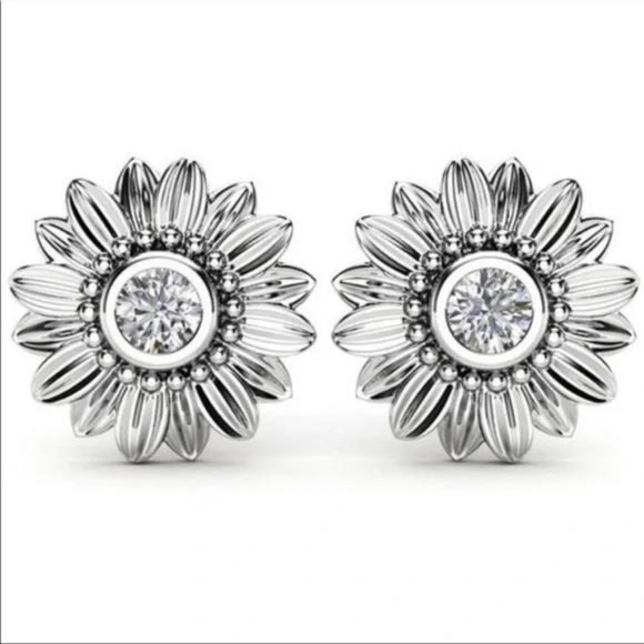 STERLING SILVER DIAMOND SUNFLOWER EARRINGS, BEAUTIFUL EARRINGS, CUTE EARRINGS.